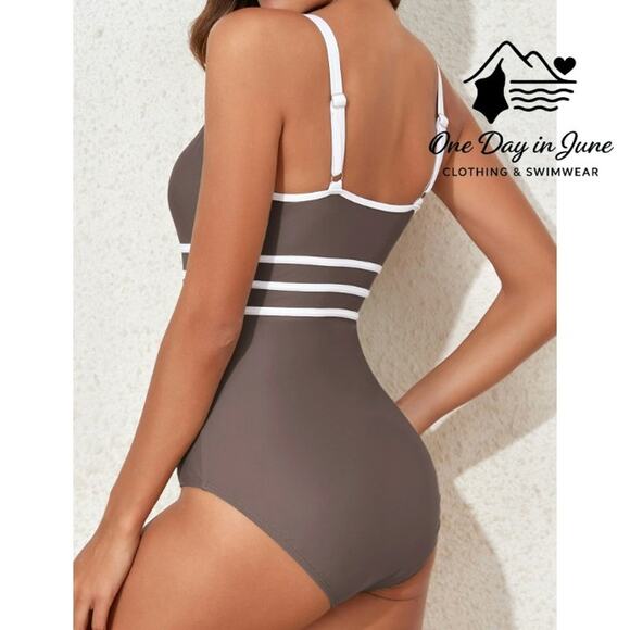 Charmleaks High Back One Piece Swimsuit Size L - Picture 2 of 6